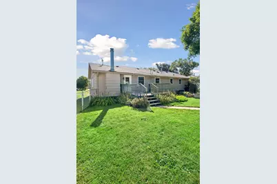 702 Madison Street S, Shakopee, MN 55379 - Photo 36