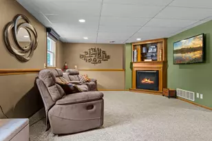 705 N Estates Ave, Litchfield, MN 55355 - Photo 4