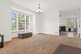 15871 Freedom Ln, Apple Valley, MN 55124 - Photo 8