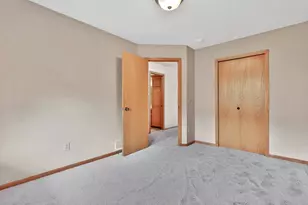 1098 Heather Dr, Woodbury, MN 55129 - Photo 16