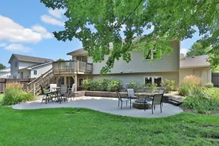 1098 Heather Dr, Woodbury, MN 55129 - Photo 4