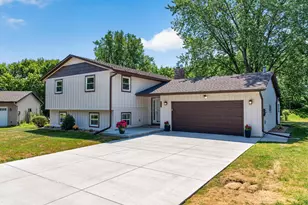 460 Hawes Ave, Vadnais Heights, MN 55127 - Photo 1