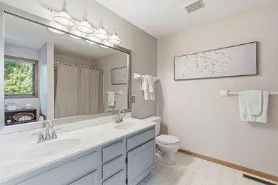 8819 Rainier Court, Woodbury, MN 55125 - Photo 14