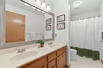 8819 Rainier Court, Woodbury, MN 55125 - Photo 18