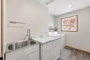 71 B St, Saint Paul, MN 55106 - Photo 28