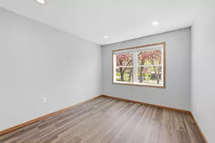71 B St, Saint Paul, MN 55106 - Photo 30