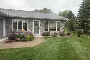 2344 Cherrywood Ln, Worthington, MN 56187 - Photo 2