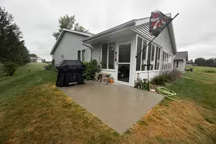 2344 Cherrywood Ln, Worthington, MN 56187 - Photo 6