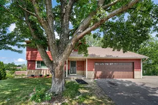 2477 Brenner Ave E, Maplewood, MN 55109 - Photo 2
