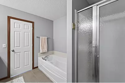 1952 Commonwealth Boulevard #4, Chanhassen, MN 55317 - Photo 24