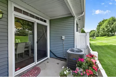 1952 Commonwealth Boulevard #4, Chanhassen, MN 55317 - Photo 28