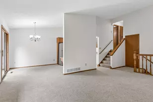 2002 Mesabi Ave E, Maplewood, MN 55109 - Photo 6