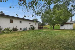 2742 Hilltop Ct, North Saint Paul, MN 55109 - Photo 30