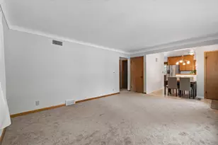 2093 Sherwood Ave, Saint Paul, MN 55119 - Photo 8