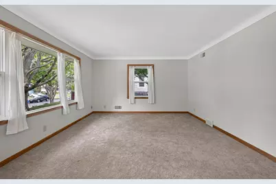 2093 Sherwood Avenue, Saint Paul, MN 55119 - Photo 2
