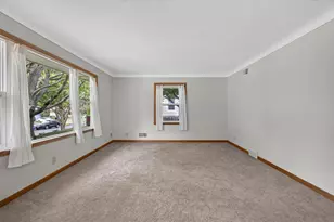 2093 Sherwood Ave, Saint Paul, MN 55119 - Photo 2