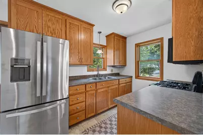 2093 Sherwood Avenue, Saint Paul, MN 55119 - Photo 10