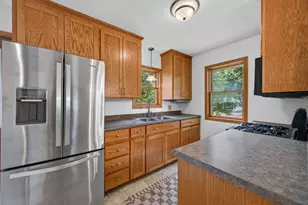 2093 Sherwood Ave, Saint Paul, MN 55119 - Photo 10