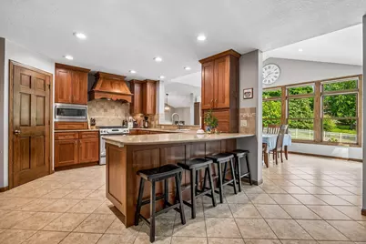210 Piedmont Court, Chanhassen, MN 55317 - Photo 8