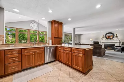 210 Piedmont Court, Chanhassen, MN 55317 - Photo 12