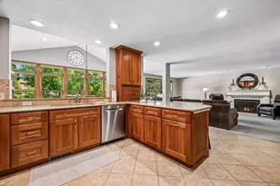 210 Piedmont Ct, Chanhassen, MN 55317 - Photo 12