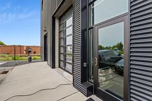 801 SE 9th St, Minneapolis, MN 55414 - Photo 20