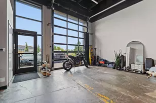 801 SE 9th St, Minneapolis, MN 55414 - Photo 12