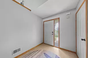 2505 Country View Dr, Northfield, MN 55057 - Photo 2