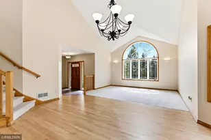 6911 Cambridge Rd, Shakopee, MN 55379 - Photo 8