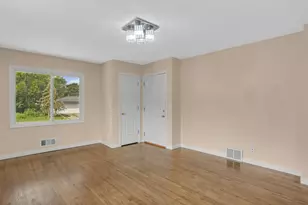 4949 Jackson St NE, Columbia Heights, MN 55421 - Photo 4