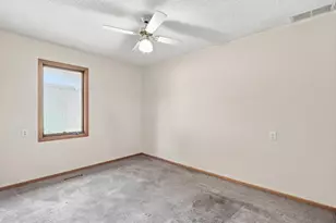 57 Sycamore Street W, Saint Paul, MN 55117 - Photo 12