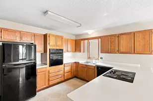 57 Sycamore Street W, Saint Paul, MN 55117 - Photo 6