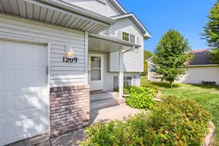 1209 Roberts Rd, Buffalo, MN 55313 - Photo 2