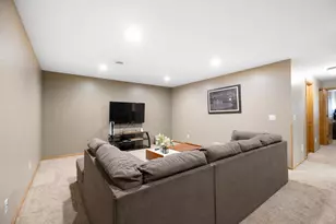 240 Grovebrook Circle, Mankato, MN 56001 - Photo 36