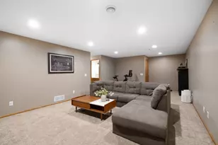 240 Grovebrook Circle, Mankato, MN 56001 - Photo 38