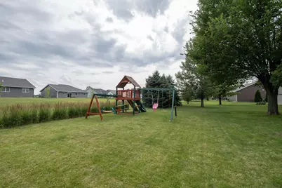 240 Grovebrook Circle, Mankato, MN 56001 - Photo 12