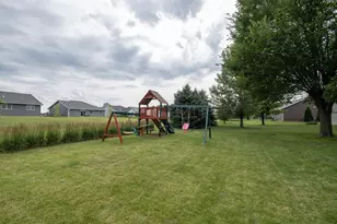 240 Grovebrook Circle, Mankato, MN 56001 - Photo 12