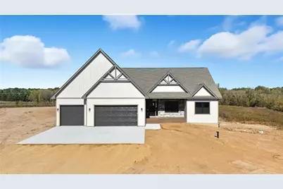 529 Chapman Hills Ct, Hudson, WI 54016 - Photo 2