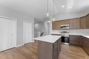 2120 Ridgepointe Dr, Hastings, MN 55033 - Photo 4
