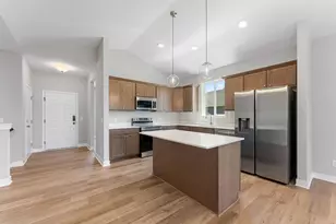 2120 Ridgepointe Dr, Hastings, MN 55033 - Photo 2