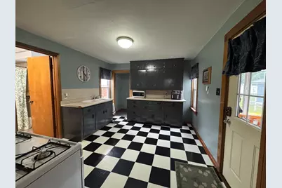 204 Elm Street NW, Sleepy Eye, MN 56085 - Photo 10