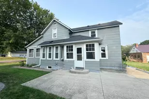 204 Elm St NW, Sleepy Eye, MN 56085 - Photo 2