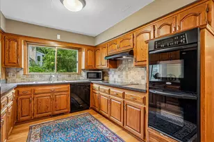 1525 St Croix Cir, Golden Valley, MN 55422 - Photo 10