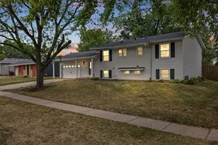 893 Whitney Dr, Apple Valley, MN 55124 - Photo 16