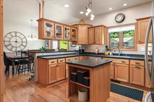 705 12th Ct, La Crescent, MN 55947 - Photo 2