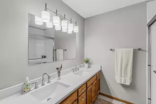 5590 Brickstone Ct, Shoreview, MN 55126 - Photo 16