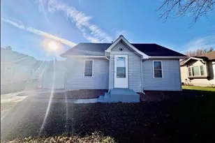 714 S Elm St, Lamberton, MN 56152 - Photo 1