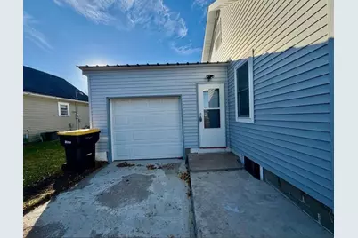 714 S Elm Street, Lamberton, MN 56152 - Photo 2