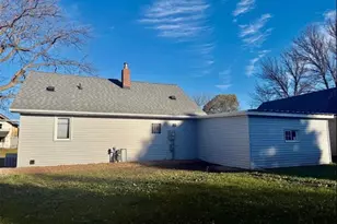 714 S Elm St, Lamberton, MN 56152 - Photo 24