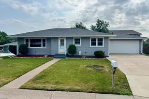 334 Oak St, Winona, MN 55987 - Photo 2